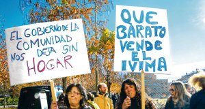 El pasado verano, ayuntamiento y comunidad de Madrid vendieron casi 5.000 viviendas públicas a dos fondos de inversión internacionales a precio de saldo