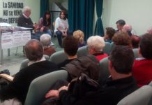 Colectivos en defensa de la sanidad lanzan una campaña contra las derivaciones El acto informativo en el centro de mayores tuvo lugar el 27 de enero.
