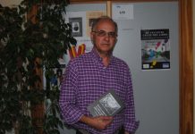 La historia de Vallecas con josé Molina El autor, en la sede de Vallecas Todo Cultura. /FOTO: R.B.T.