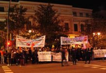 Vecinos protestan por la suciedad en el barrio Concentración Vallecas está sucio