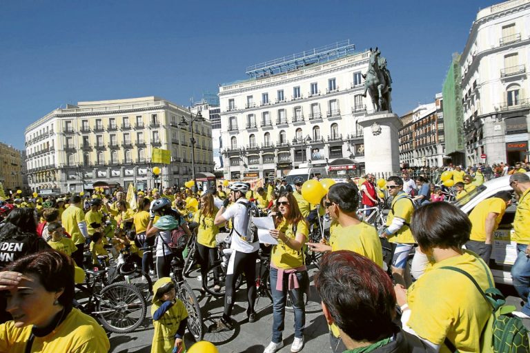 2014 ya vio movilizaciones de barrios en Sol por sus dotaciones educativas. Como no hacen caso, hay que repetirlo todos juntos.