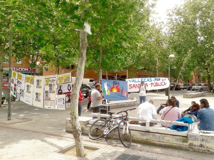 aniversario_15M Acto conjunto con otros colectivos, en el marco de Vallecas Calle del Libro, para celebrar el Día del Libro el 23 de abril.