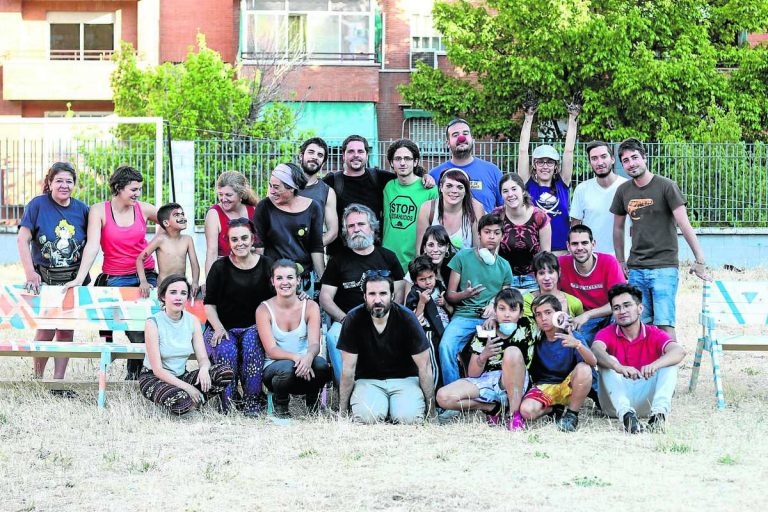 Algunos de los asistentes al acto de inauguración.