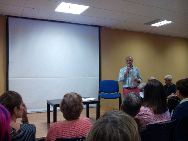 Más de 60 personas asistieron al acto en Vallecas Todo Cultura.