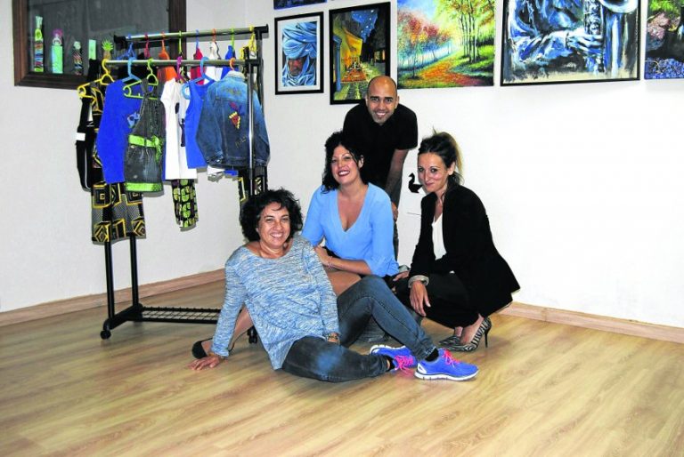 De izquierda a derecha, María Zapata (Fam y Lias), Patricia González (Cananda), Luis Madrid (Angaraveca) e Inés Ruiz (Cananda).