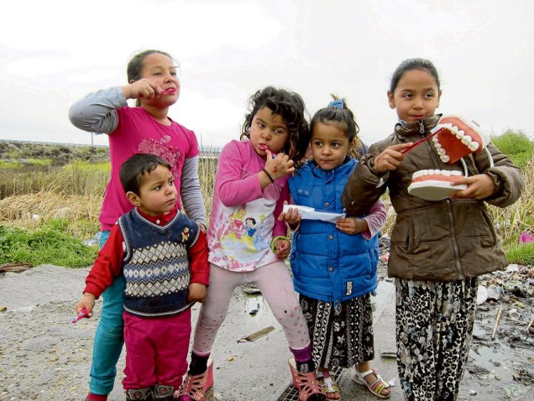 Gabinete dental solidario en la Cañada Real.