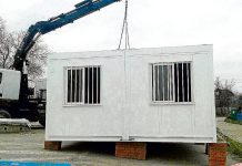 Nueva oficina social para Cañada Real Galiana en Villa de Vallecas Foto de archivo de instalación de casetas el año pasado.