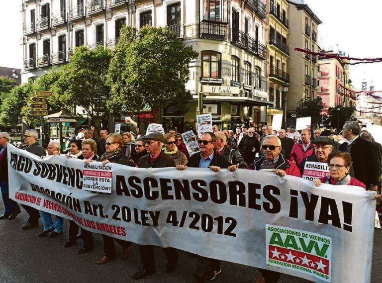 Las protestas de vecinos afectados por este problema vienen siendo una constante desde la promulgación de la Ley 4/2012