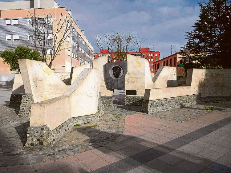 Monumento a Federico García Lorca, en Villa de Vallecas.