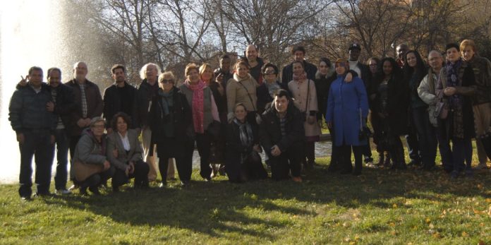 arropando-esperanzas La "familia" de la Asociación En La Brecha "Arropando Esperanzas", al completo.