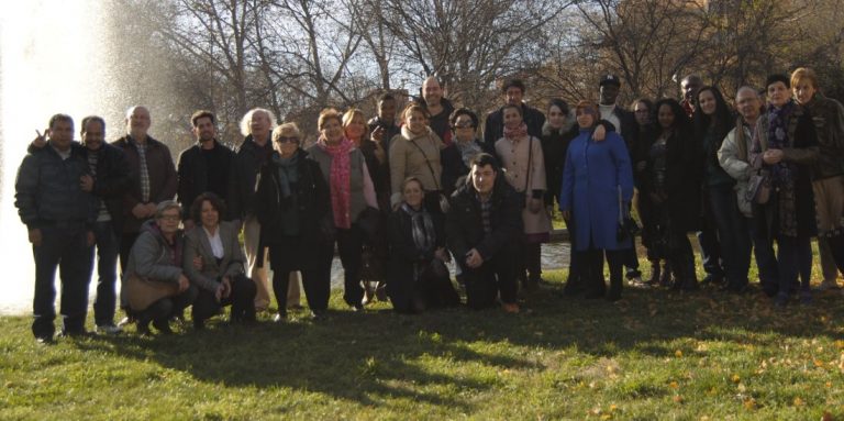 La "familia" de la Asociación En La Brecha "Arropando Esperanzas", al completo.