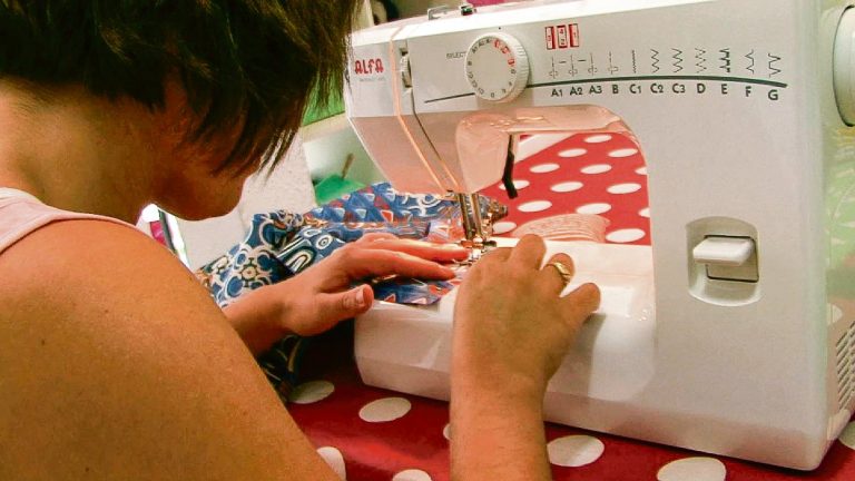 Apoyo a emprendedores a través de formación y microcréditos sociales