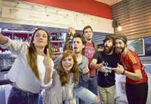 Amigos, vida de barrio y paso a la edad adulta.