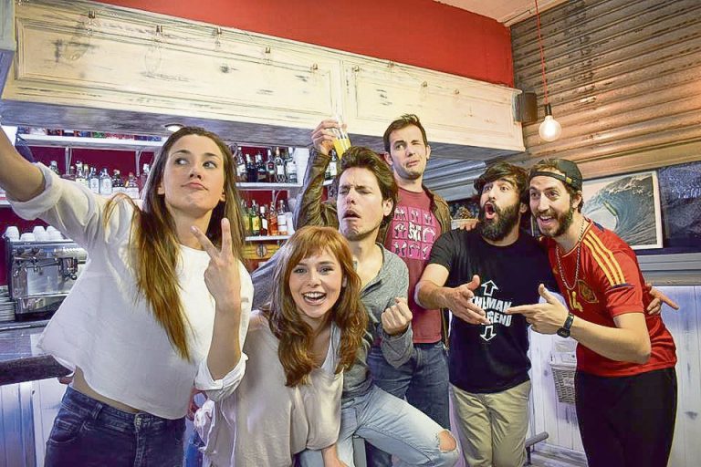 Amigos, vida de barrio y paso a la edad adulta.
