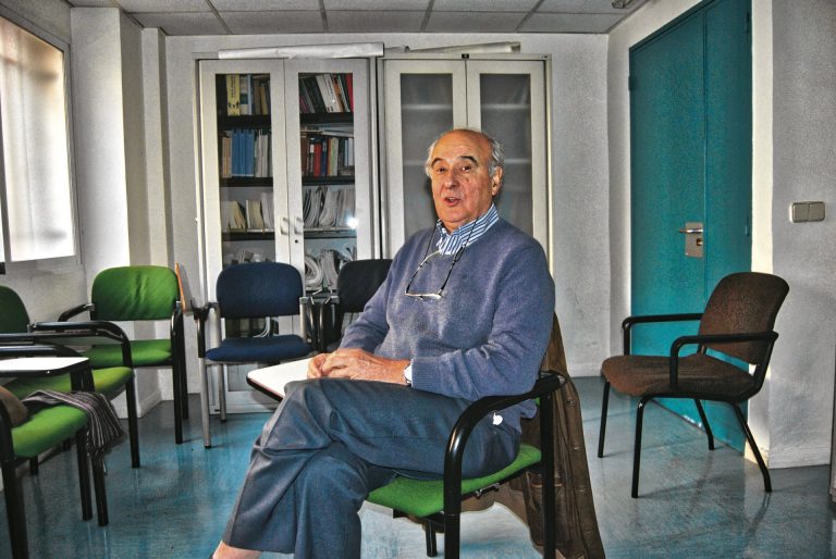 Juan Luis Ruiz-Giménez, en el Centro de Salud Vicente Soldevilla.