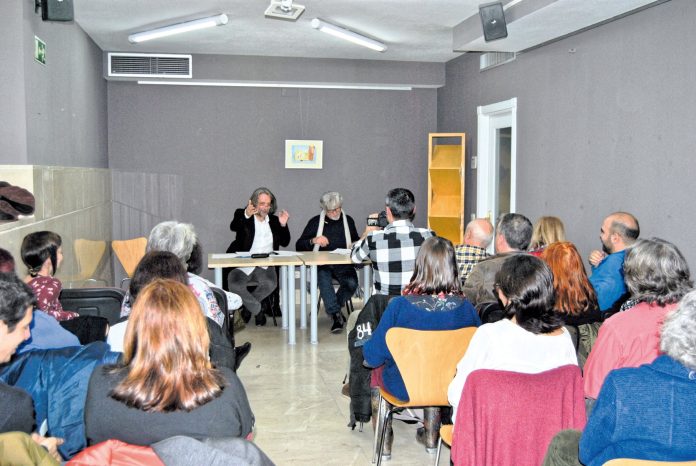 En el acto de presentación se leyeron todos los relatos finalistas y ganadores de las ediciones anteriores.