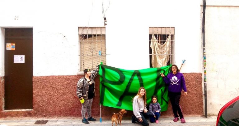 PAH Vallekas recupera para el vecindario dos viviendas de grandes tenedores