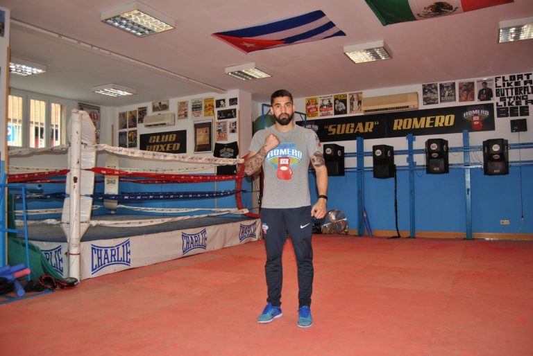 n - r Sergio Sugar Romero, en su club de boxeo.