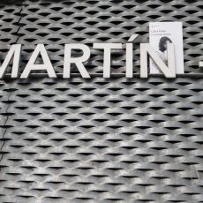 Libro y biblioteca. Foto Juan Sin Credo