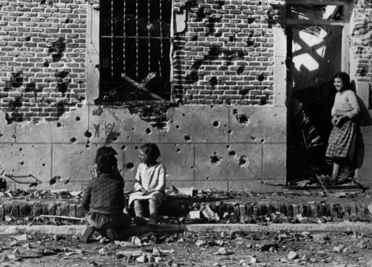 Luz verde para la protección de Peironcely 10; la casa fotografiada por Robert Capa durante la Guerra Civil