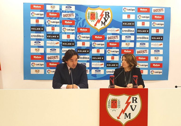 Villa de Vallecas y el Rayo renuevan su acuerdo de colaboración