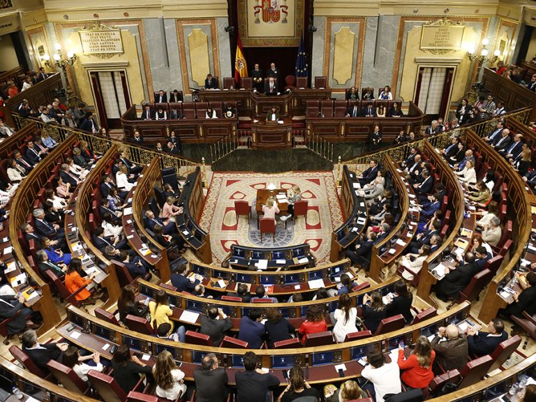 Un intento de Gobierno que merece la pena