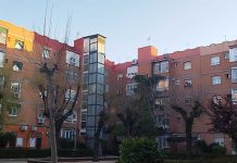 La falta de ascensores pone en jaque al vecindario de Entrevías