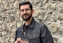 «Una biblioteca es una tierra de préstamo, igual que la infancia o la vida»