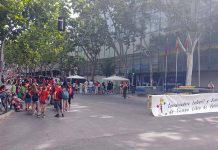 La calle Payaso Fofó acogió el 37º Día Infantil y Juvenil de Vallecas